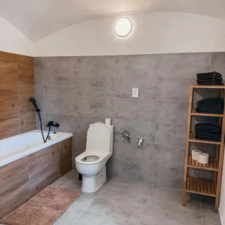 Appartement Moderní Se Zahradou V české Kamenici *